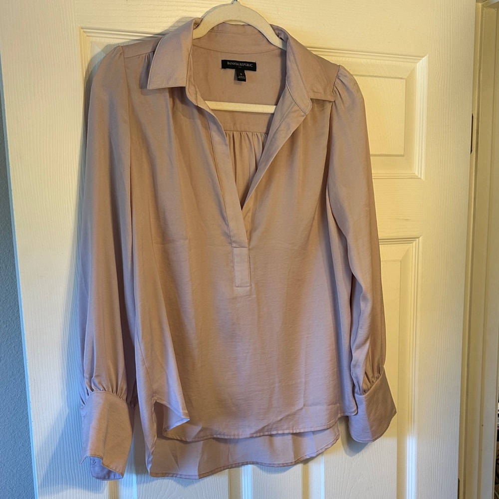 Banana Republic V-Neck Long Sleeve Blouse